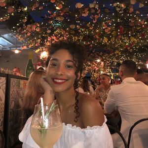 Meet your Posher, Angely